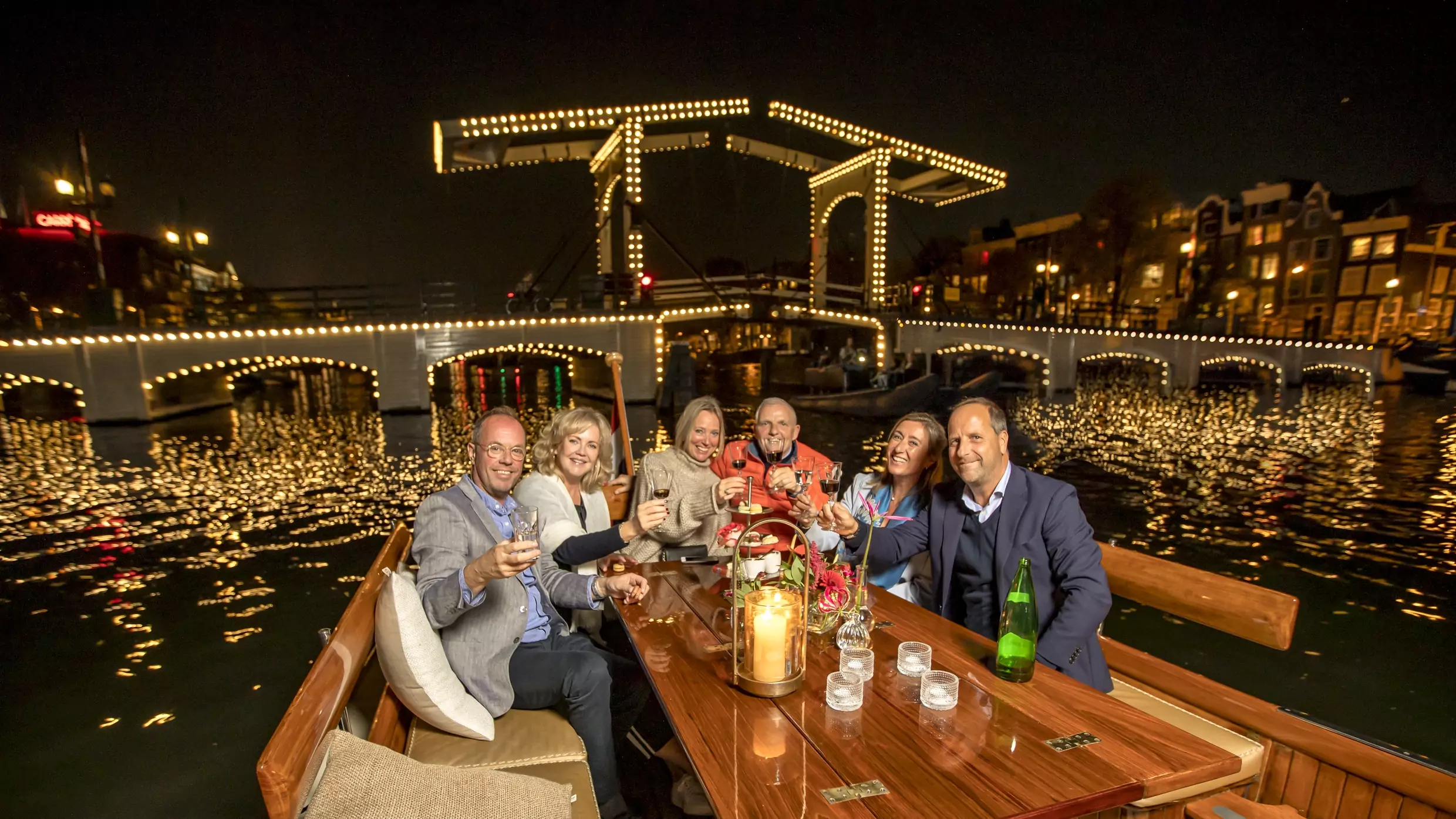 Private-night-canal-cruise-Amsterdam