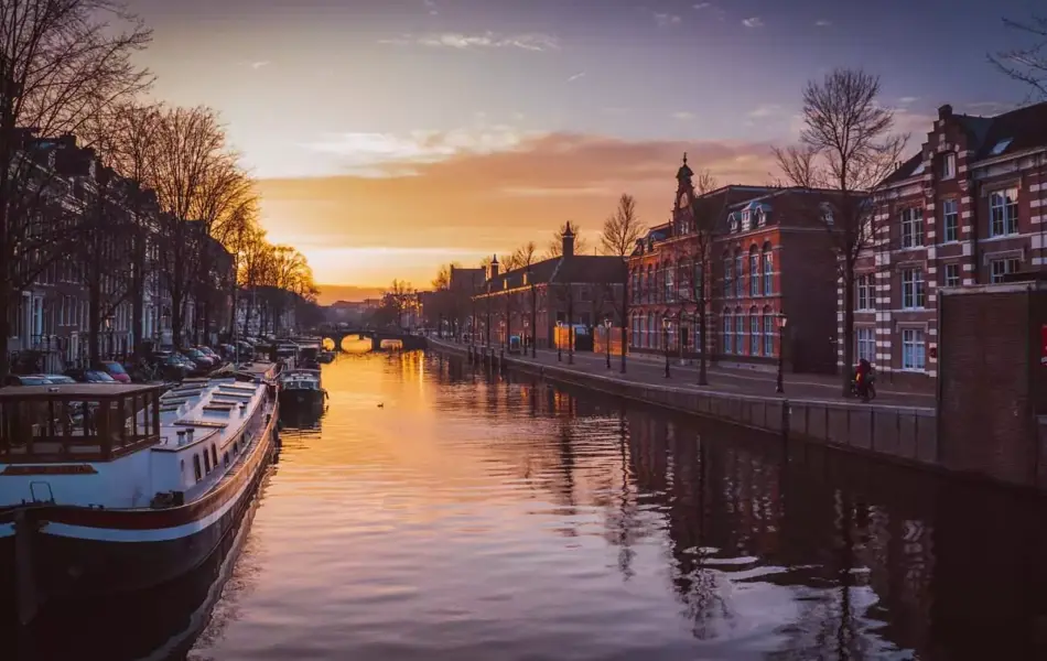 Sunset-Amsterdam-canals