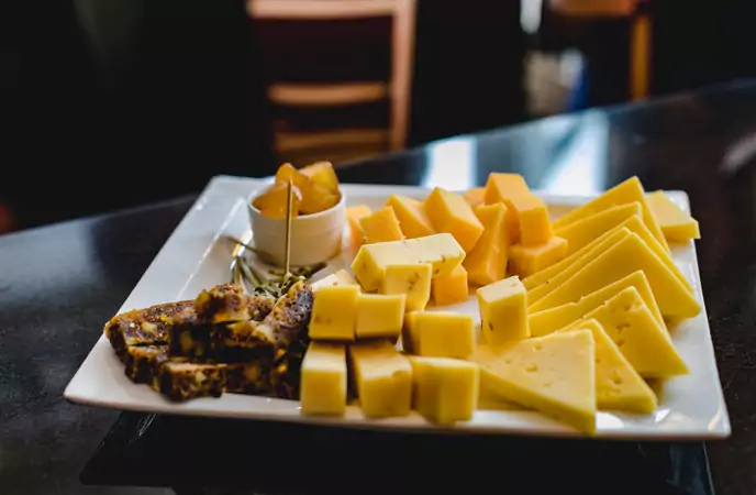 Private-food-tour-Amsterdam-cheese