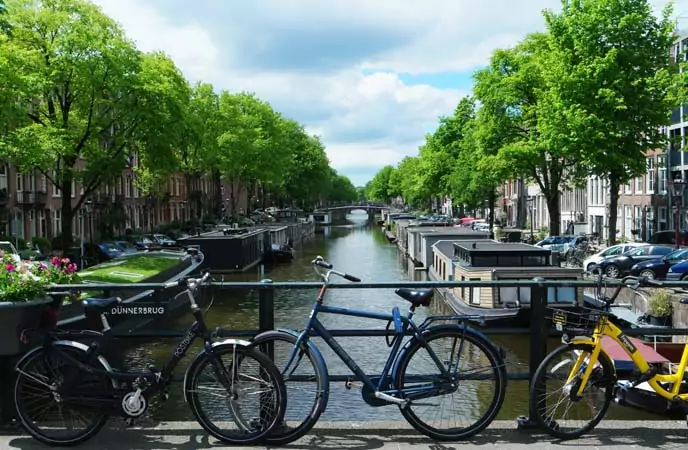 private-canals-tour-amsterdam